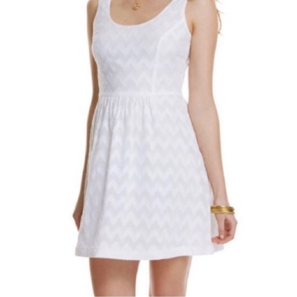 Vineyard Vines 🌸 White Chevron Jacquard Dress • size 4
